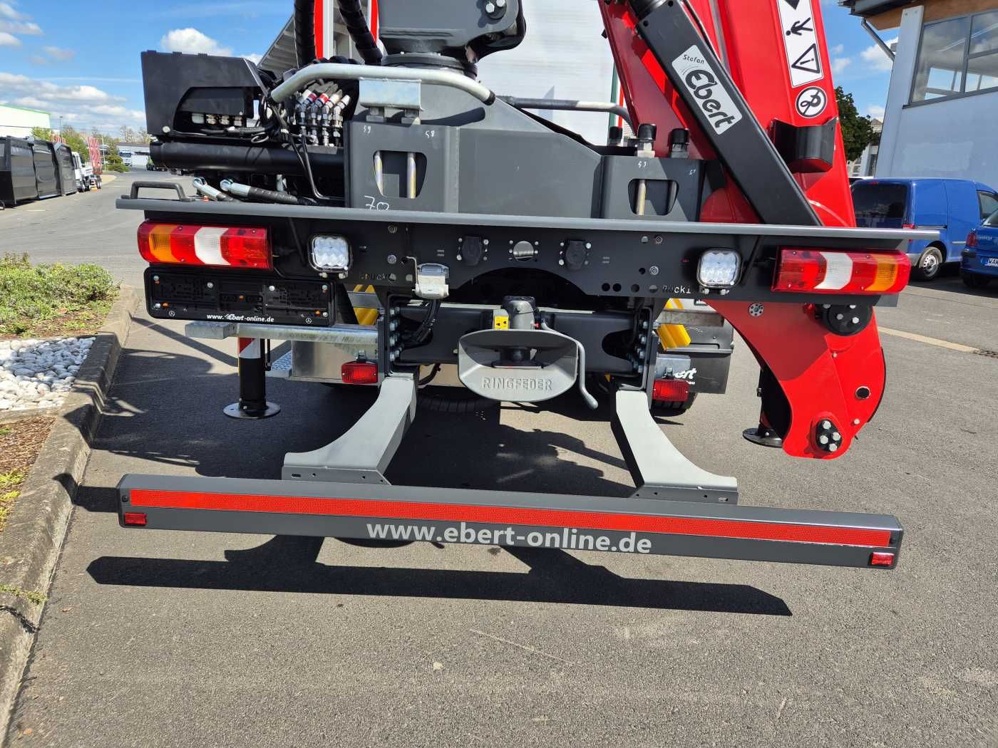 Fahrzeugabbildung Mercedes-Benz Arocs 2751 L 6x2 (6x4) HAD + Kran: Epsilon M12Z