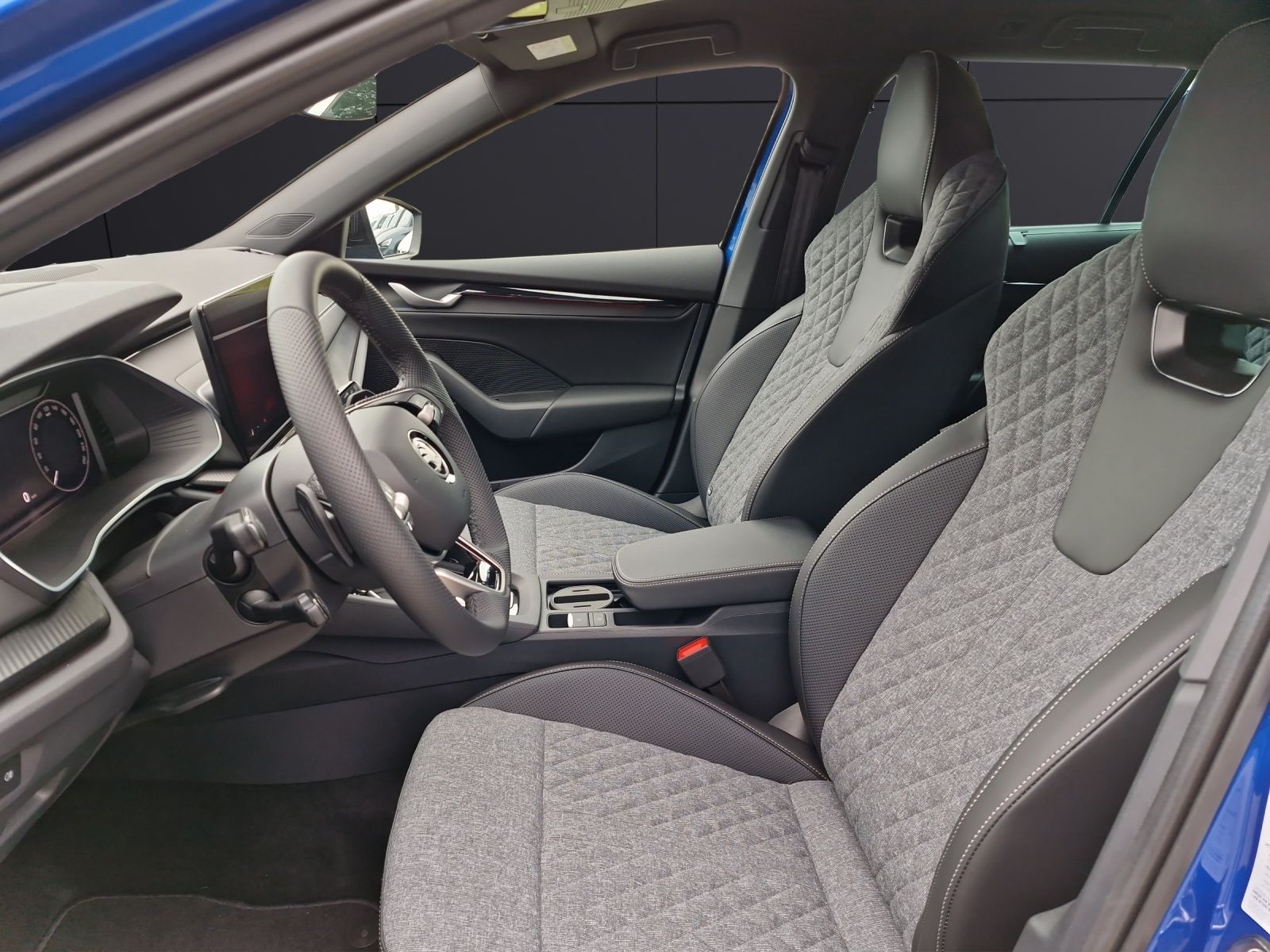 Fahrzeugabbildung SKODA Octavia Combi Sportline 1.5 TSI Matrix LED HUD R