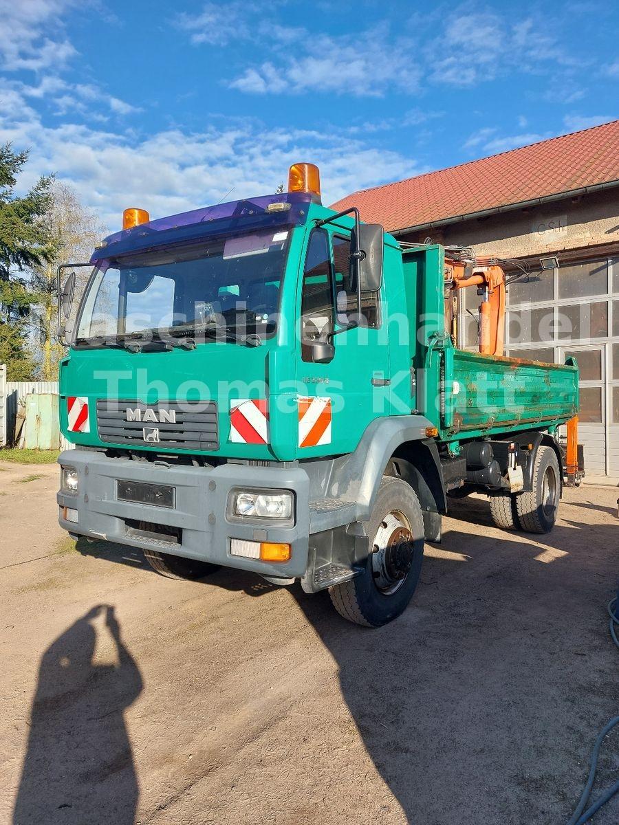 MAN LE220B Allrad mit Kran