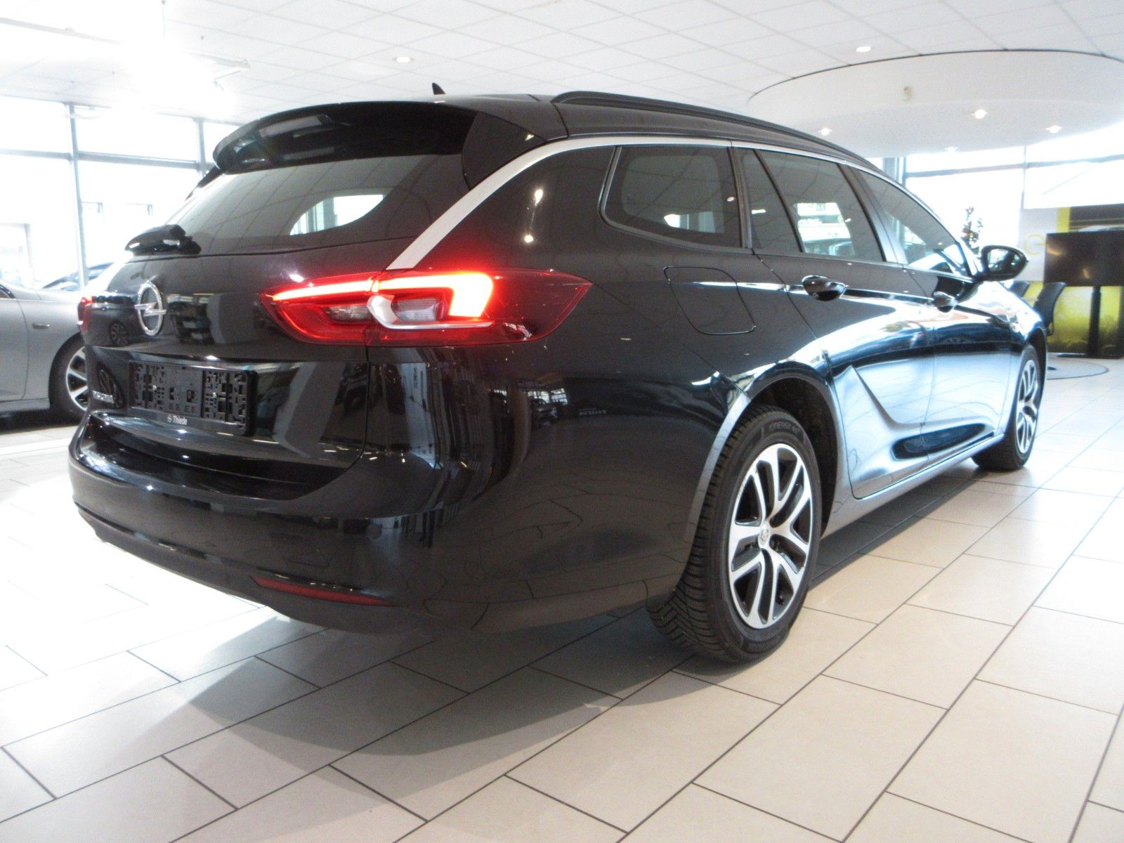 Fahrzeugabbildung Opel Insignia B ST 1.5D LED/NAVI/PDC/SHZ/LHZ