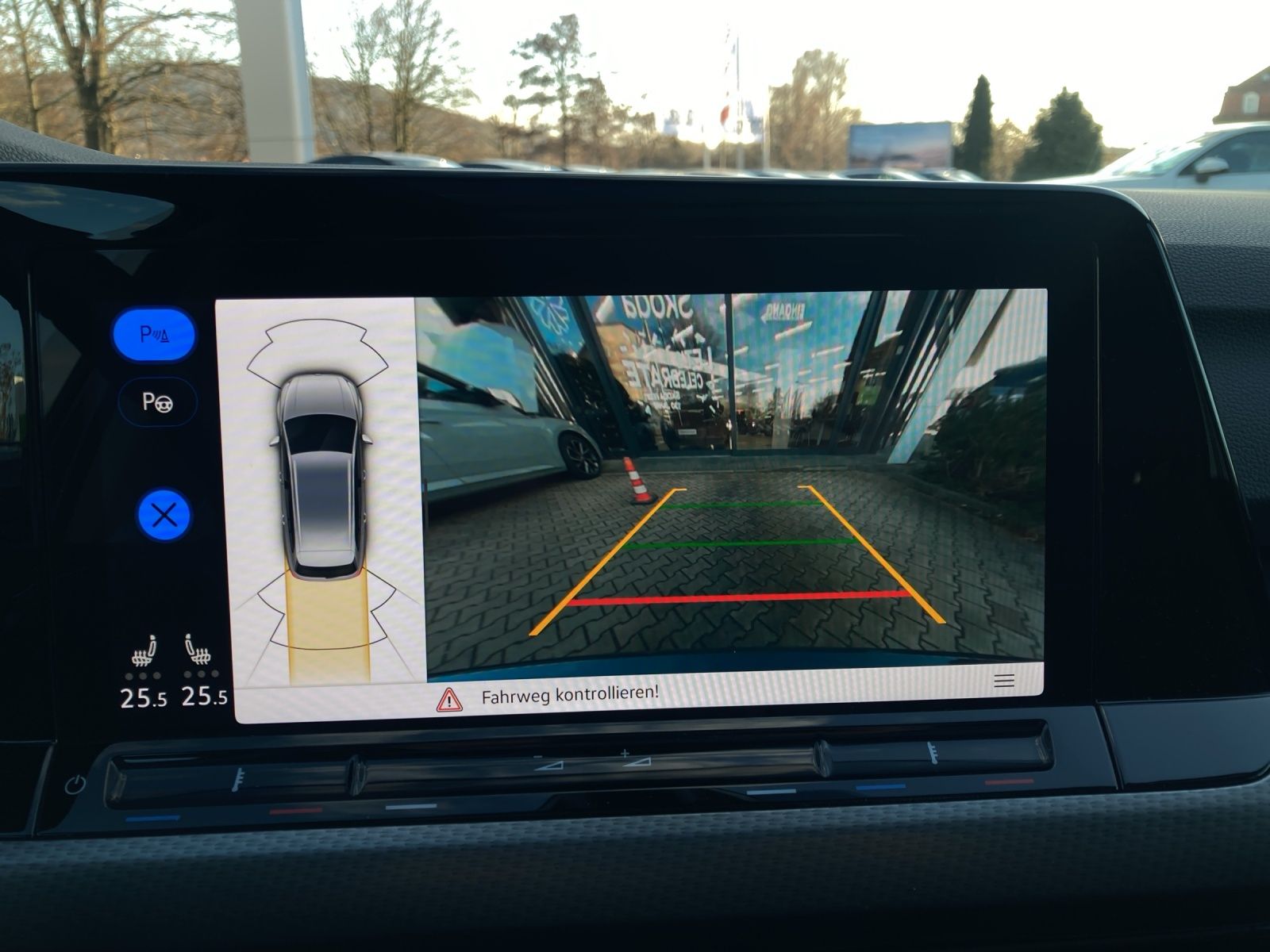 Fahrzeugabbildung Volkswagen Golf VIII Variant Alltrack TDI DSG 4M MATRIX NAV