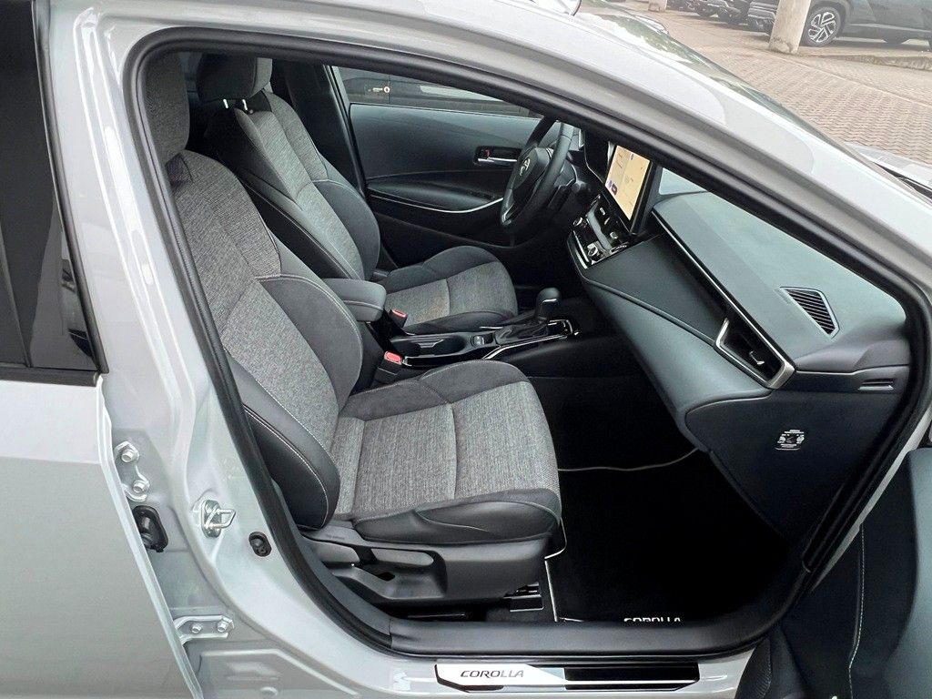 Fahrzeugabbildung Toyota Corolla Touring Sports 2.0 Hybrid Teamplayer