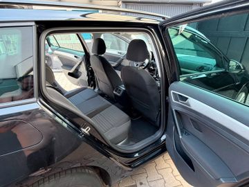 Volkswagen Golf - 9