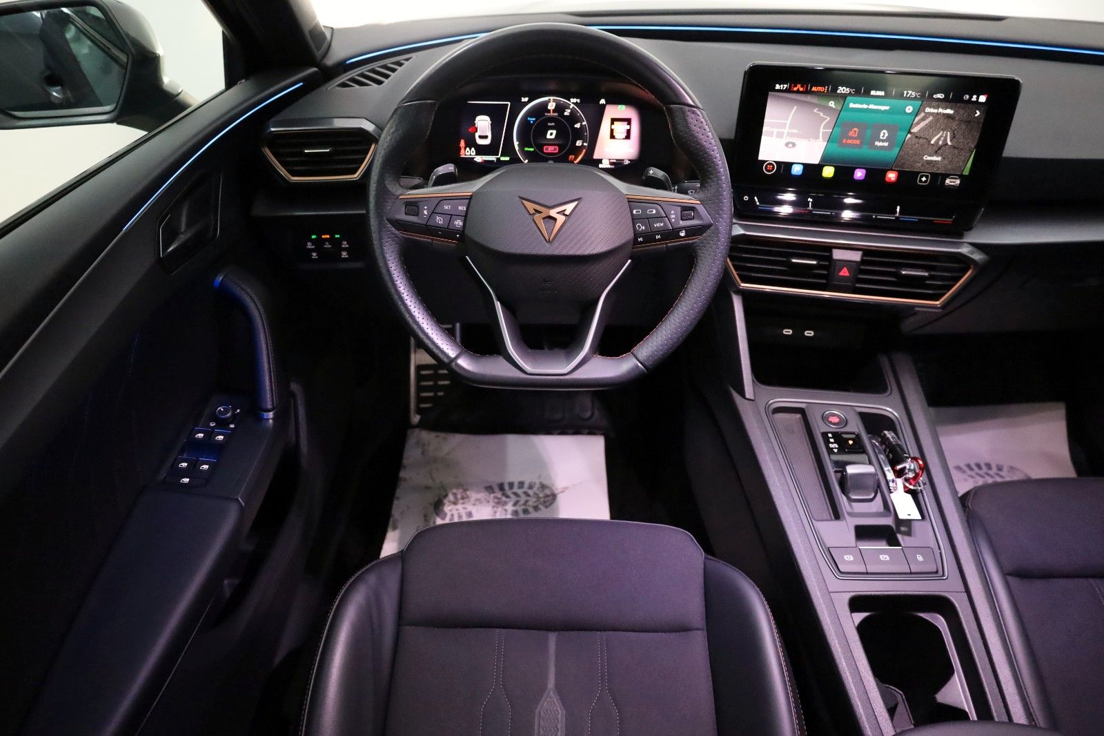 Fahrzeugabbildung CUPRA Leon Sportstourer VZ,Leder,Navi,LED,SH,Kamera+WR