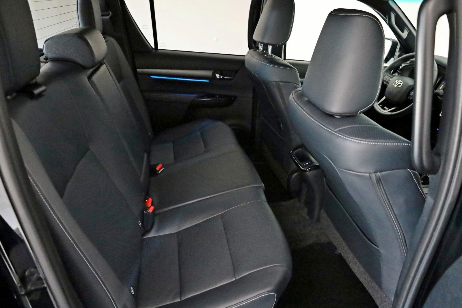 Fahrzeugabbildung Toyota Hilux Double Cab Invincible 4x4,Navi,Kamera,AHK