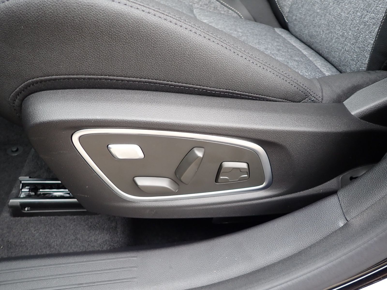Fahrzeugabbildung Renault Austral Techno Mild Hybrid 150 Automatik