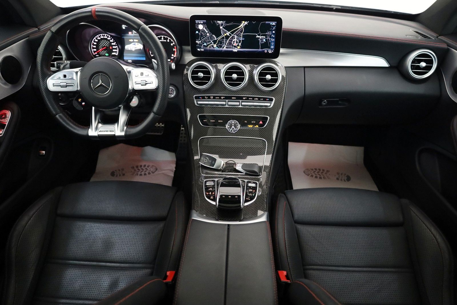 Fahrzeugabbildung Mercedes-Benz C 43 AMG 4Matic,Panorama,Sport-Auspuff,360°-Kam