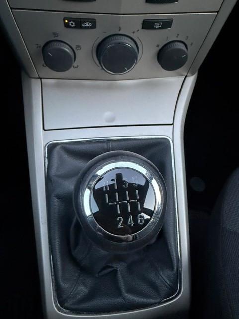 Opel Astra 2007 — photo 15