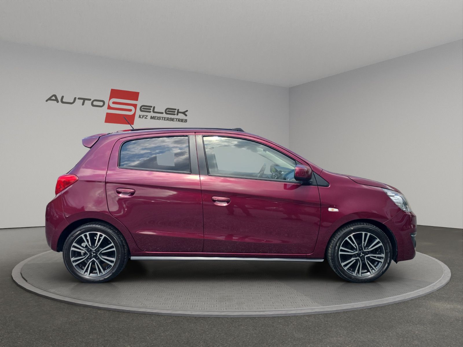 Fahrzeugabbildung Mitsubishi Space Star Diamant Edition+AUS 1.HAND FALTDACH