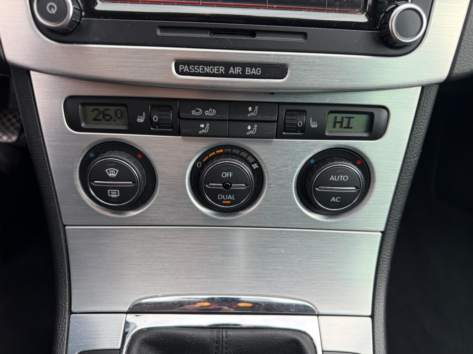 Volkswagen Passat 2009 — photo 16