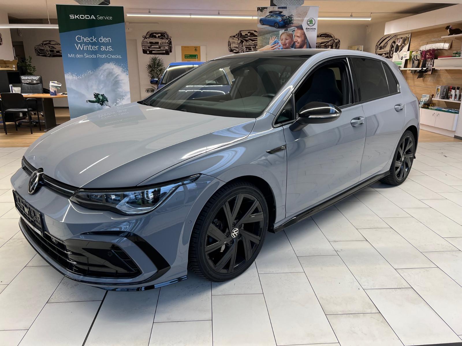 Volkswagen Golf VIII R-Line 1.5eTSI*KAM NAV 3-ZON PANO TOTW