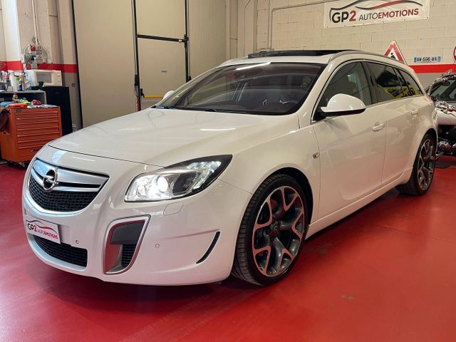 Opel Insignia 2.8 Turbo 4x4 325CV Sports Tourer 