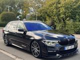 BMW 525d M Paket Pano  20 Zoll Top Ausstattung  - BMW 525 mit Diesel-Antrieb: Kombi, 2.5
