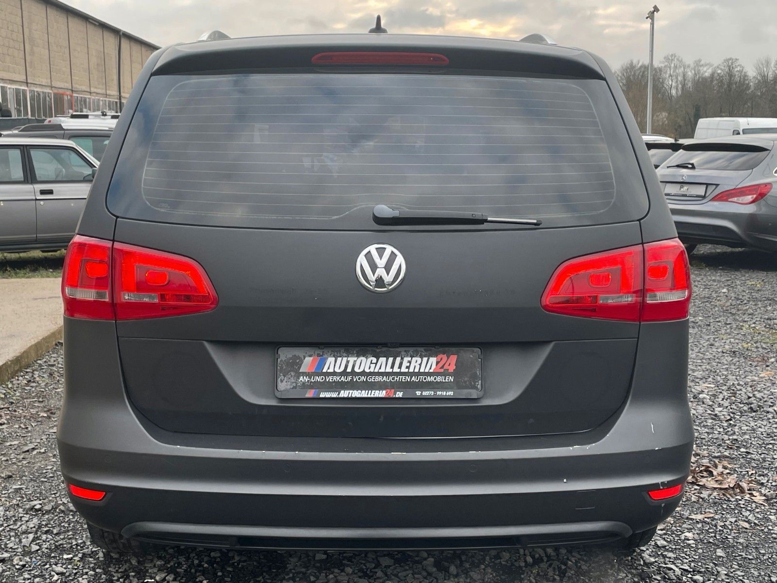 Fahrzeugabbildung Volkswagen Sharan HIGHLINE 7-SITZER Navi Leder Xenon SPORT