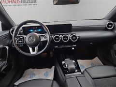 MERCEDES-BENZ CLA 200 Shooting Brake Navi Digitales Cockpit LE