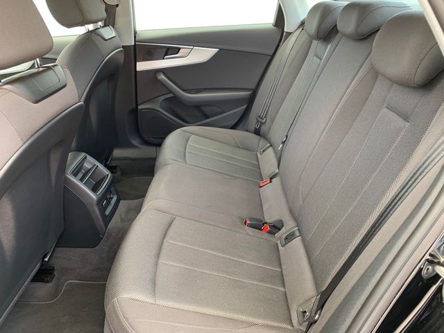 Fahrzeugabbildung Audi A4 2,0 TFSI S tronic+Xenon+Navi+CarPlay+AHK