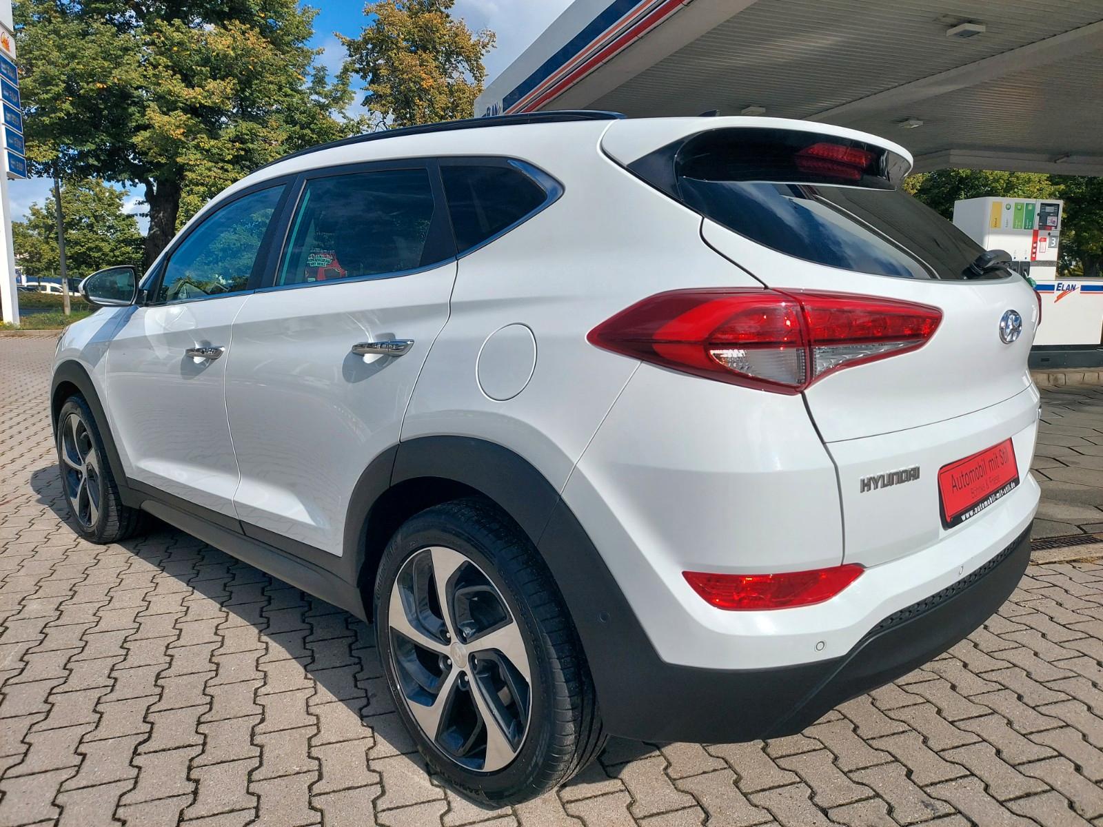 Hyundai Tucson blue Premium Pano Radar Leder Sitzklima
