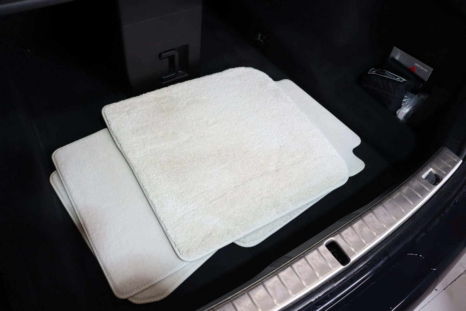 Fahrzeugabbildung BMW 750 L i xDrive M Paket Night-Vision * 4x Massage