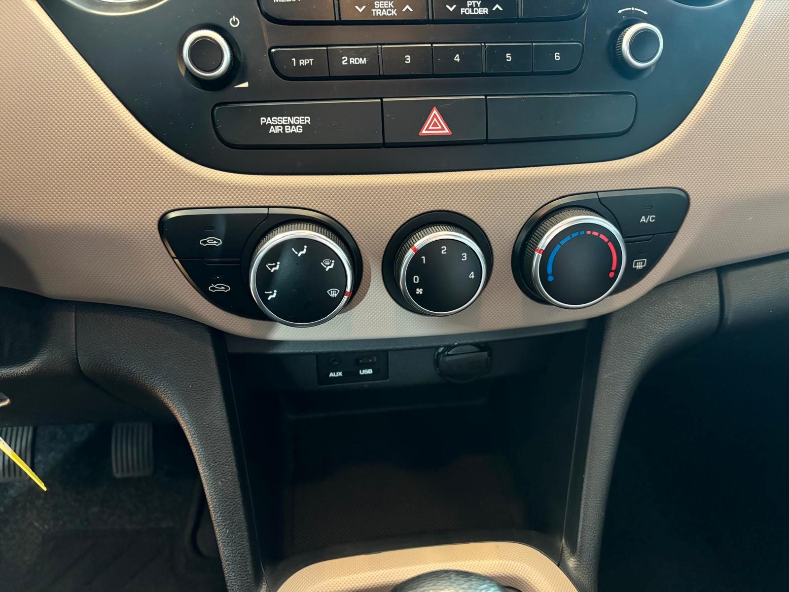 Hyundai i10 blue Classic Klima  8-fach bereift