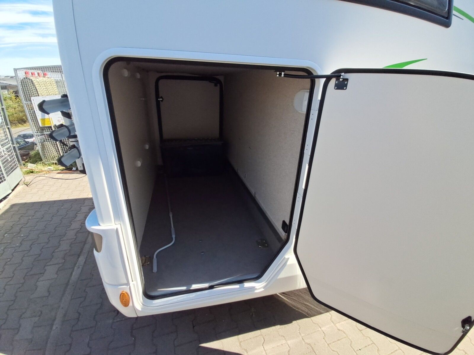 Fahrzeugabbildung Forster T FT699EB Markise,SAT,Solar,RK,Navi,Fahrradträ.