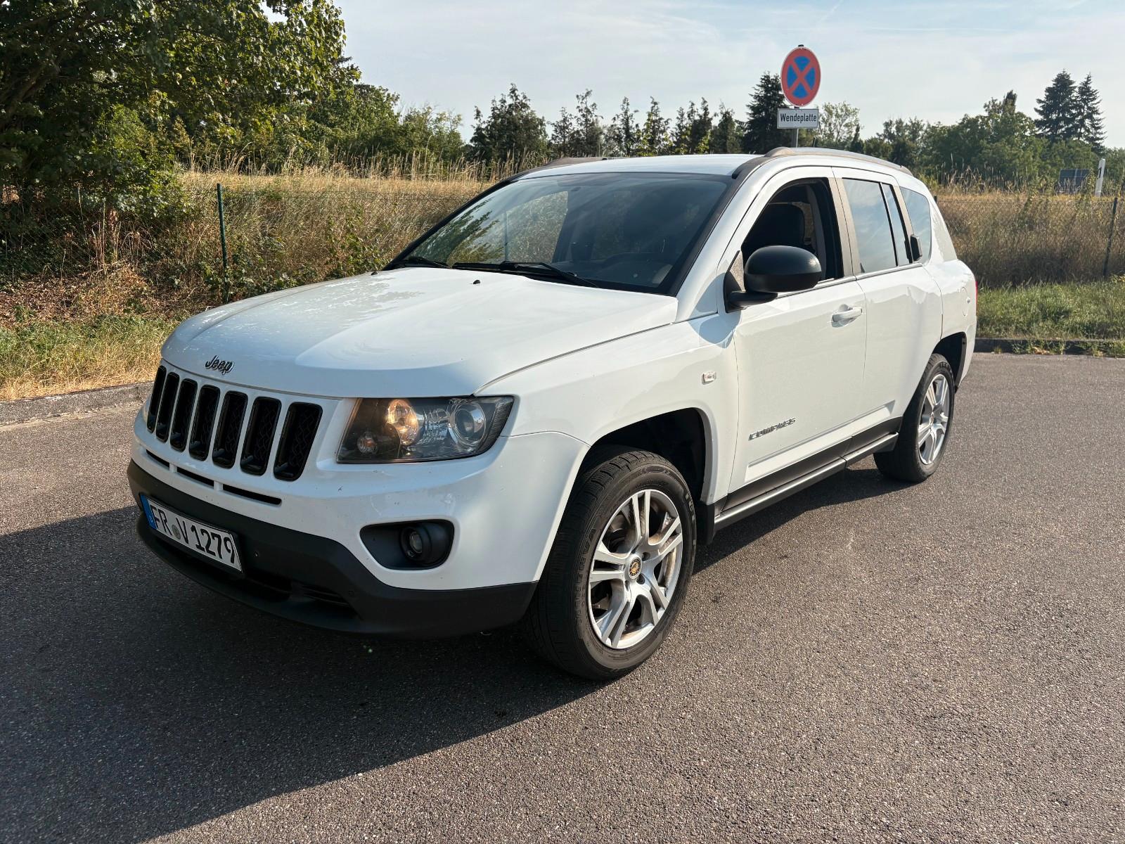 Jeep Compass Limited 4x4 Benzin Automatik/Navi/AHK.