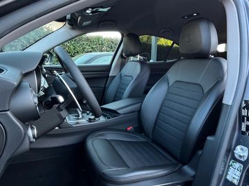 Alfa-Romeo Stelvio - 11