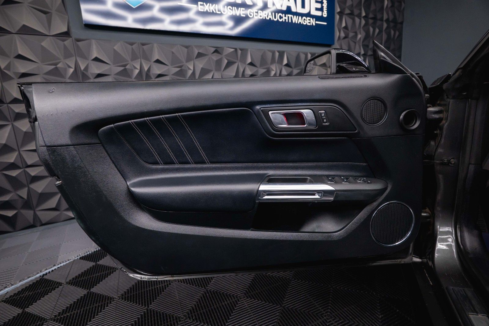 Fahrzeugabbildung Ford Mustang Shelby GT 500 5.0 V8 PREMIUM Performance