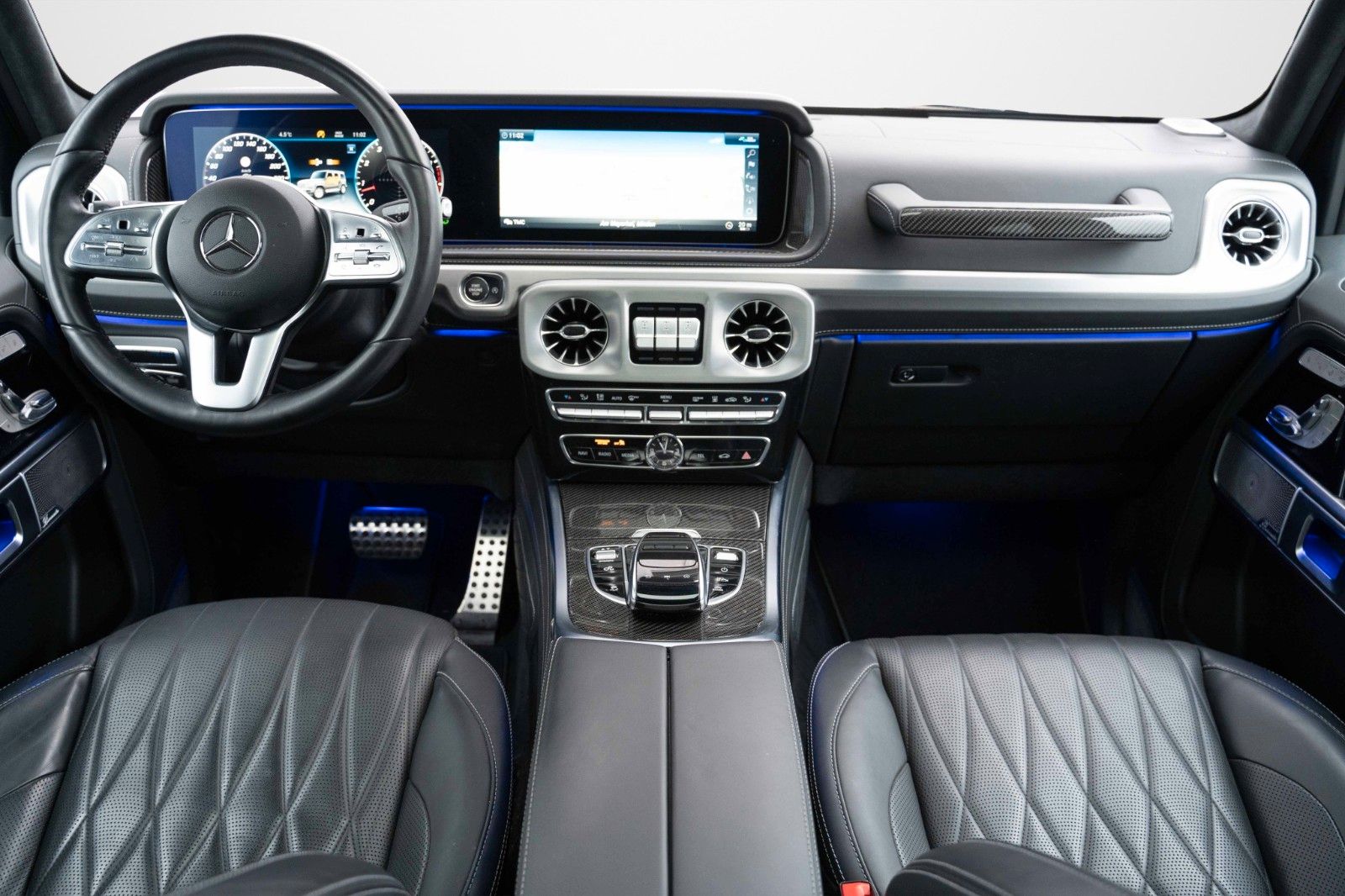 Fahrzeugabbildung Mercedes-Benz G500 V8 AMG BURM MEMORY CARBON 20" PANO 360° G63