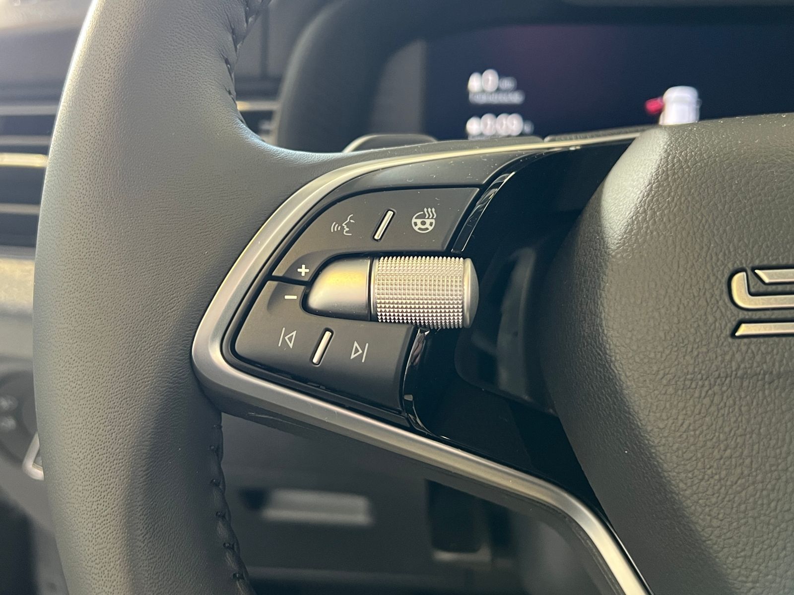 Fahrzeugabbildung SKODA Kamiq Tour 1.0 TSI DSG *AHK, Matrix-LED, Kamera*