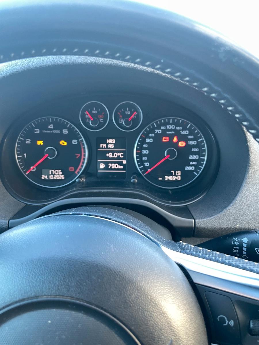 Audi A3 2009 — interior