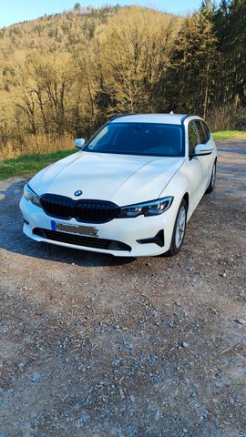 BMW 320d Touring G21
