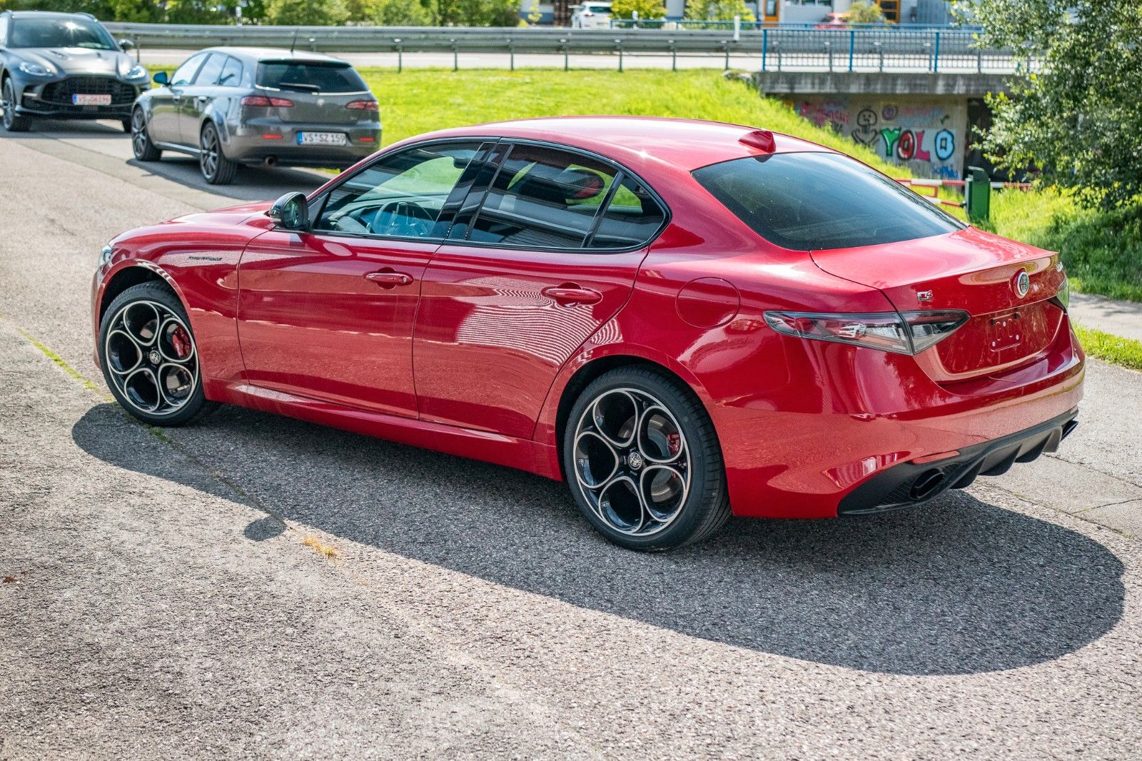 Fahrzeugabbildung Alfa Romeo Giulia 2.0 Turbo 280 PS Q4 Competizione LED