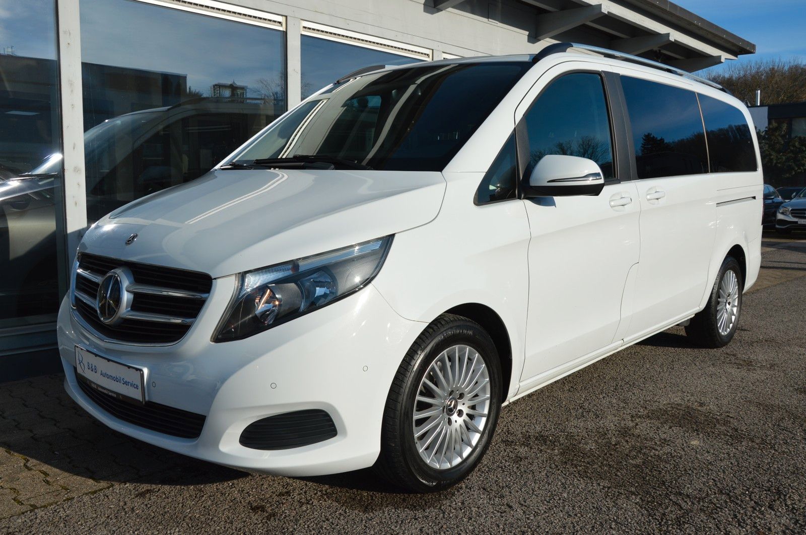 Mercedes-Benz V 220d EDITION LANG*AUTOMATIK*7-SITZE*DISTR*AHK*