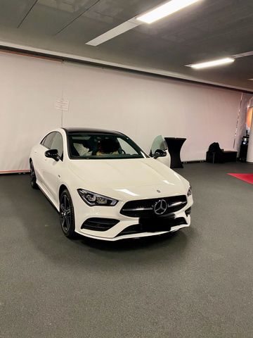 Mercedes-Benz CLA 250e  AMG Line