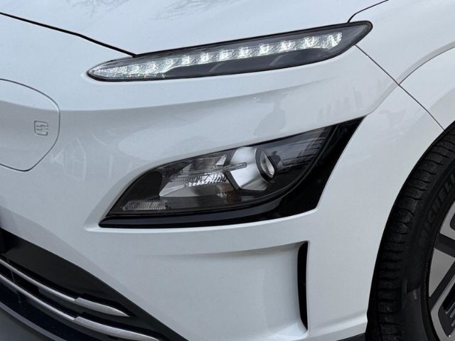 Fahrzeugabbildung Hyundai KONA Edition 30+ 2WD +KLIMA+RFK+NAVI+SHZ+PDC+UVM