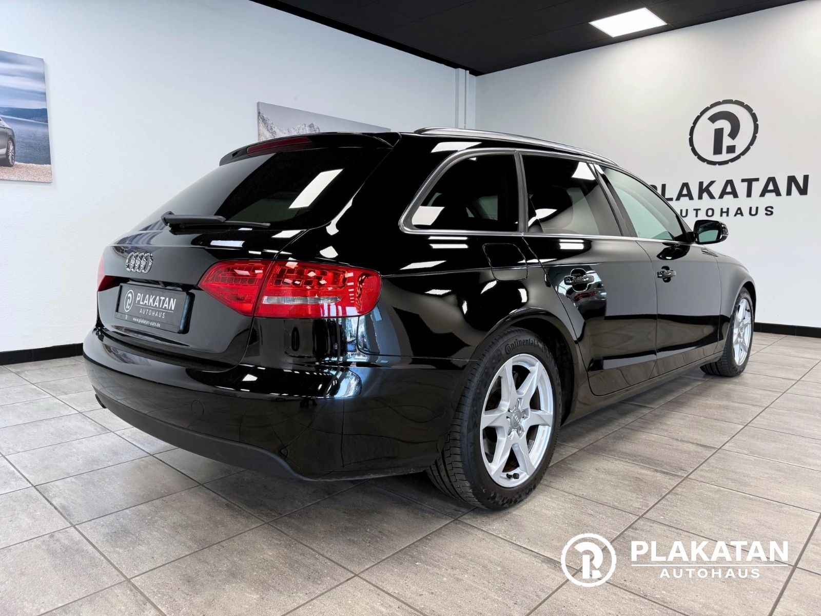 Fahrzeugabbildung Audi A4 Avant Ambition EXPORT