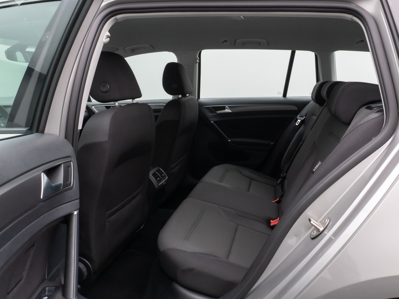 Fahrzeugabbildung Volkswagen Golf VII Variant Comfortline Navi PDC Standheiz