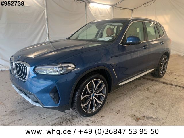 BMW X3 xDr 30 e Facelift LED Navi+ Pano 20" DAB Kam