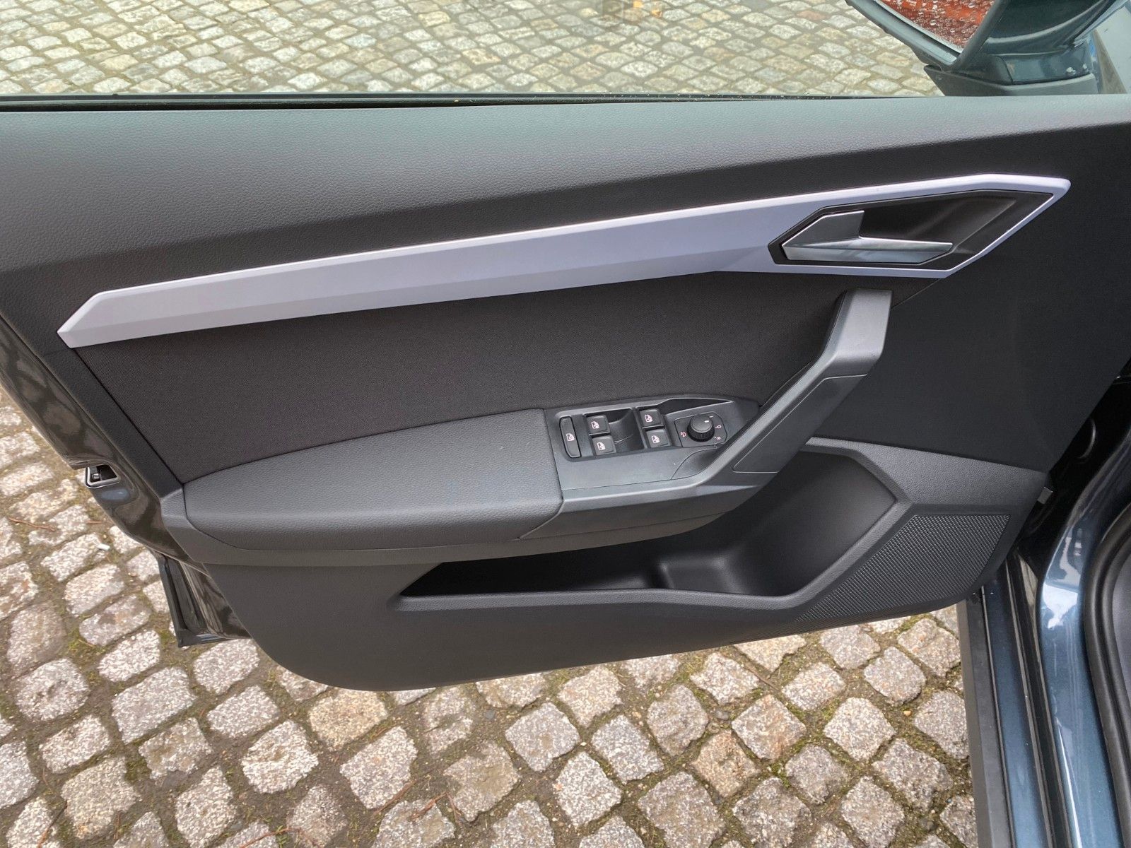 Fahrzeugabbildung SEAT Arona FR 1.0 TSI *Navi *Sitzhz. *Parklenkasst.