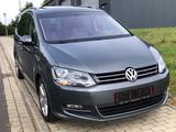 Volkswagen Sharan 2,0TDI Highline BMT  DSG+Leder+Panorama - Volkswagen Sharan in Kassel