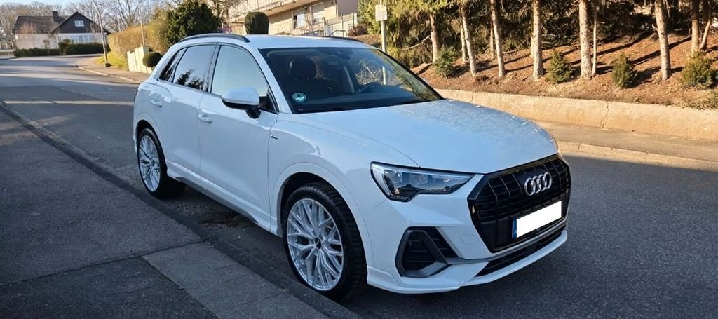 Image of Audi Q3