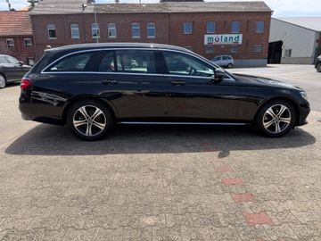 Mercedes E 200 - 4