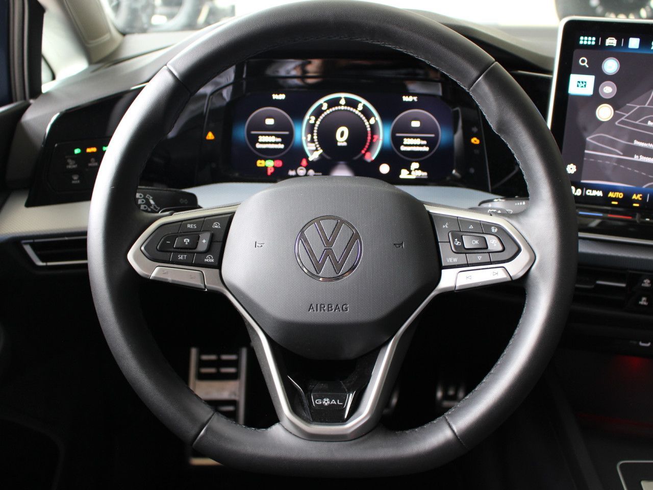 Fahrzeugabbildung Volkswagen Golf Var.1.5 TSI DSG Goal LED/AHK/RFK/NAV/ACC