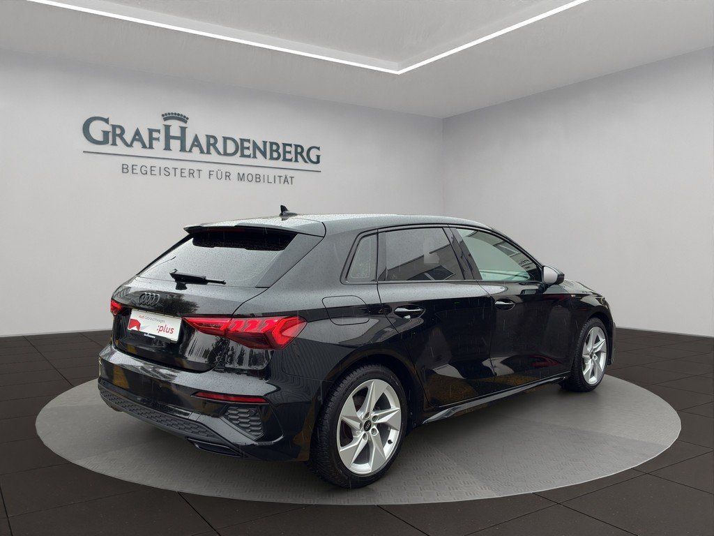 Audi A3 Sportback 35 TFSI S tronic S line Matrix GRA imagem 3