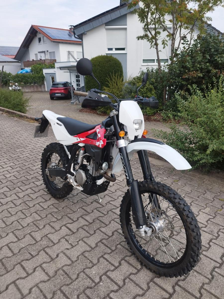 Husqvarna  2011 — rear view