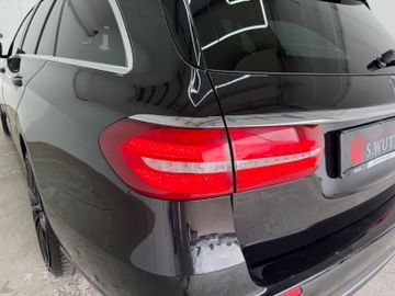 Mercedes E 200 - 9