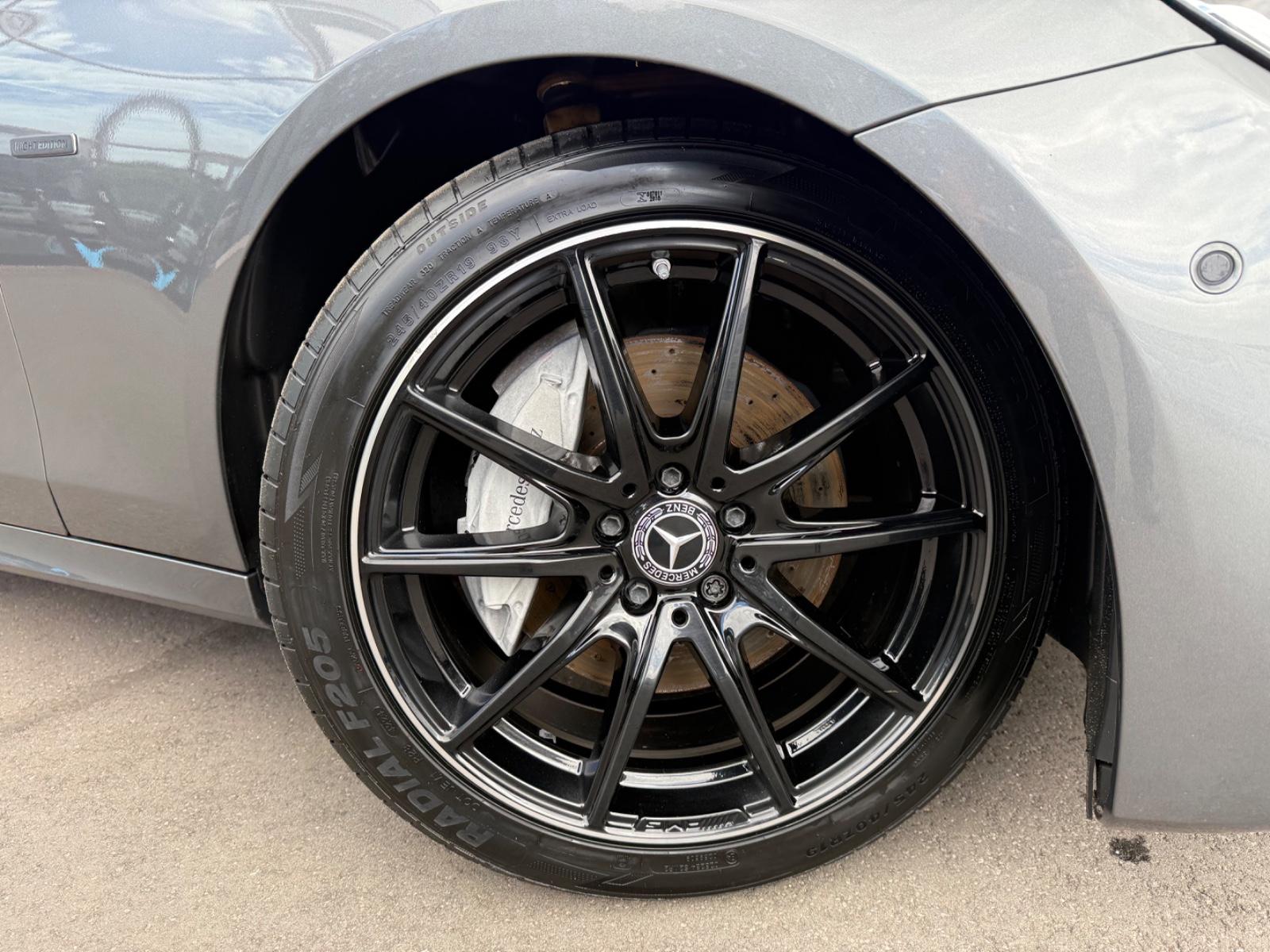 Mercedes-Benz E 220 T Night Edition AMG*ACC*LED*NAVI*CAM*PDC*