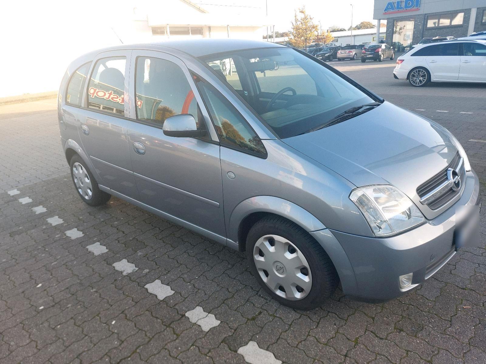 Opel Meriva 2005 — rear view