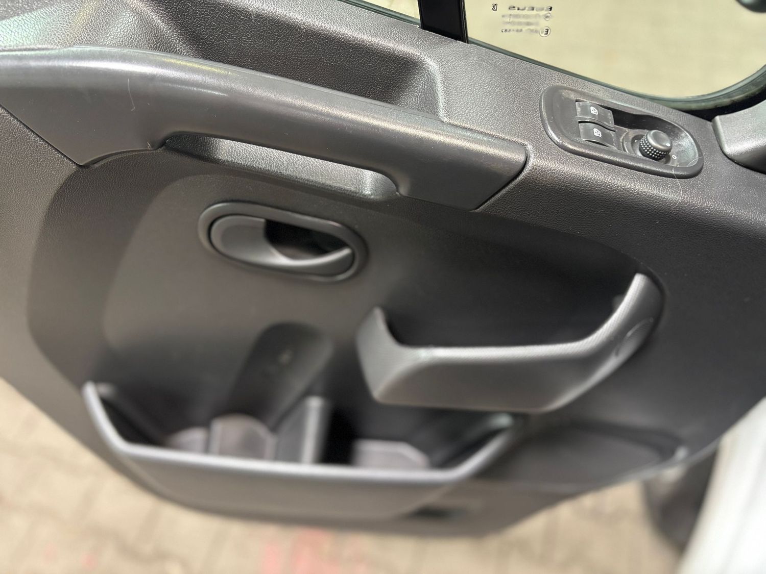 Fahrzeugabbildung Opel Movano 2.0D L2H2 3,5t #2x Sortimo#Klima#Kamera#N