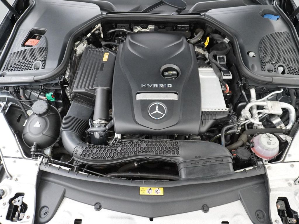 Mercedes-Benz E 350 e Avantgarde AHK Widescreen Sfeer verlicht